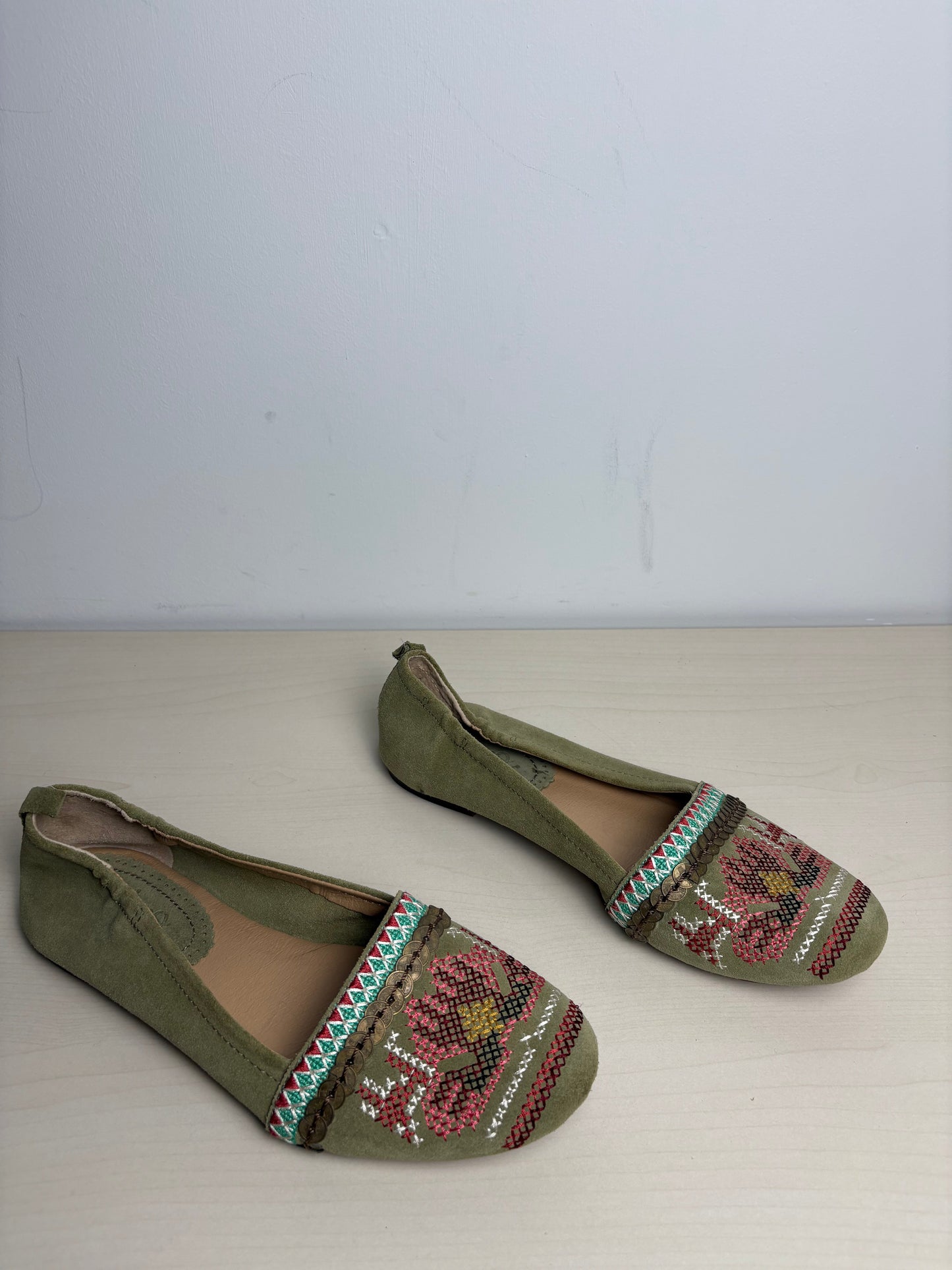 Shoes Flats By Latigre In Green, Size: 8.5