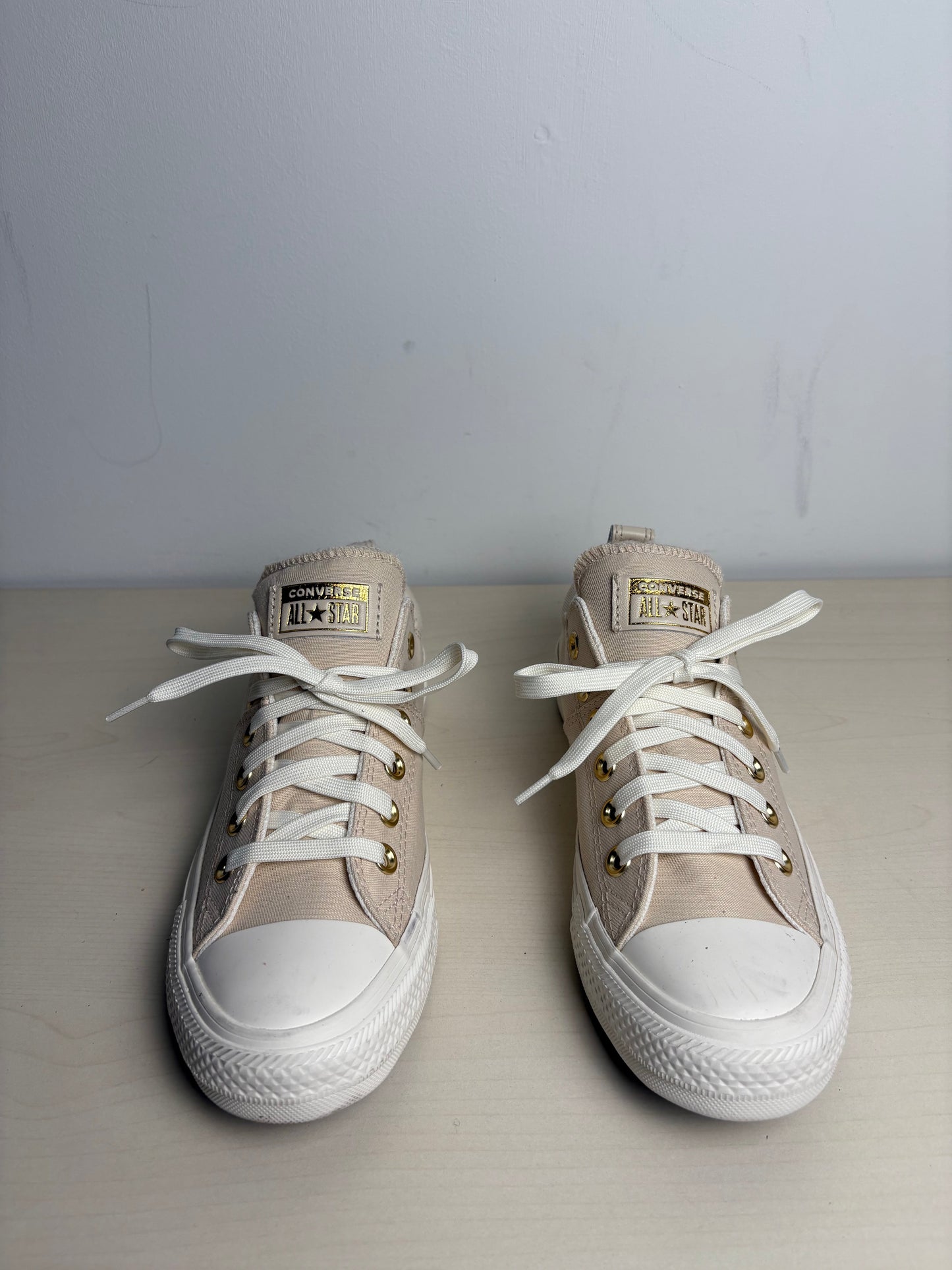 Shoes Sneakers By Converse In Tan, Size: 7.5