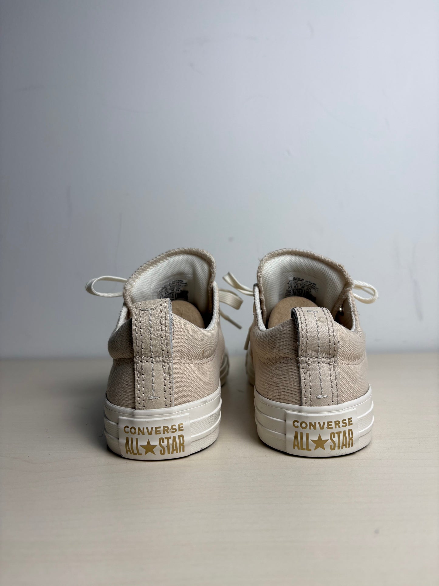 Shoes Sneakers By Converse In Tan, Size: 7.5