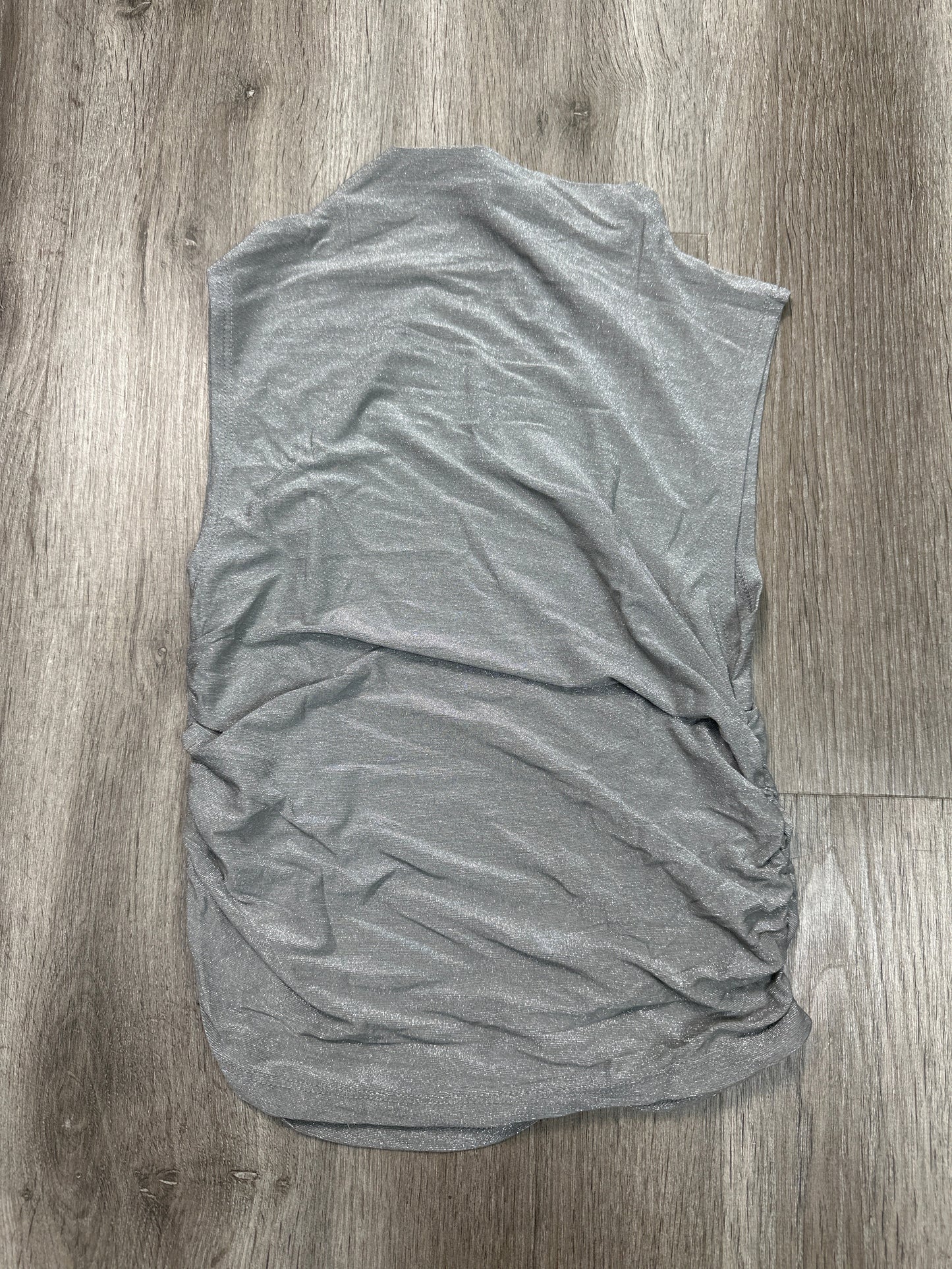 Top Sleeveless By Old Navy In Silver, Size: Xlp