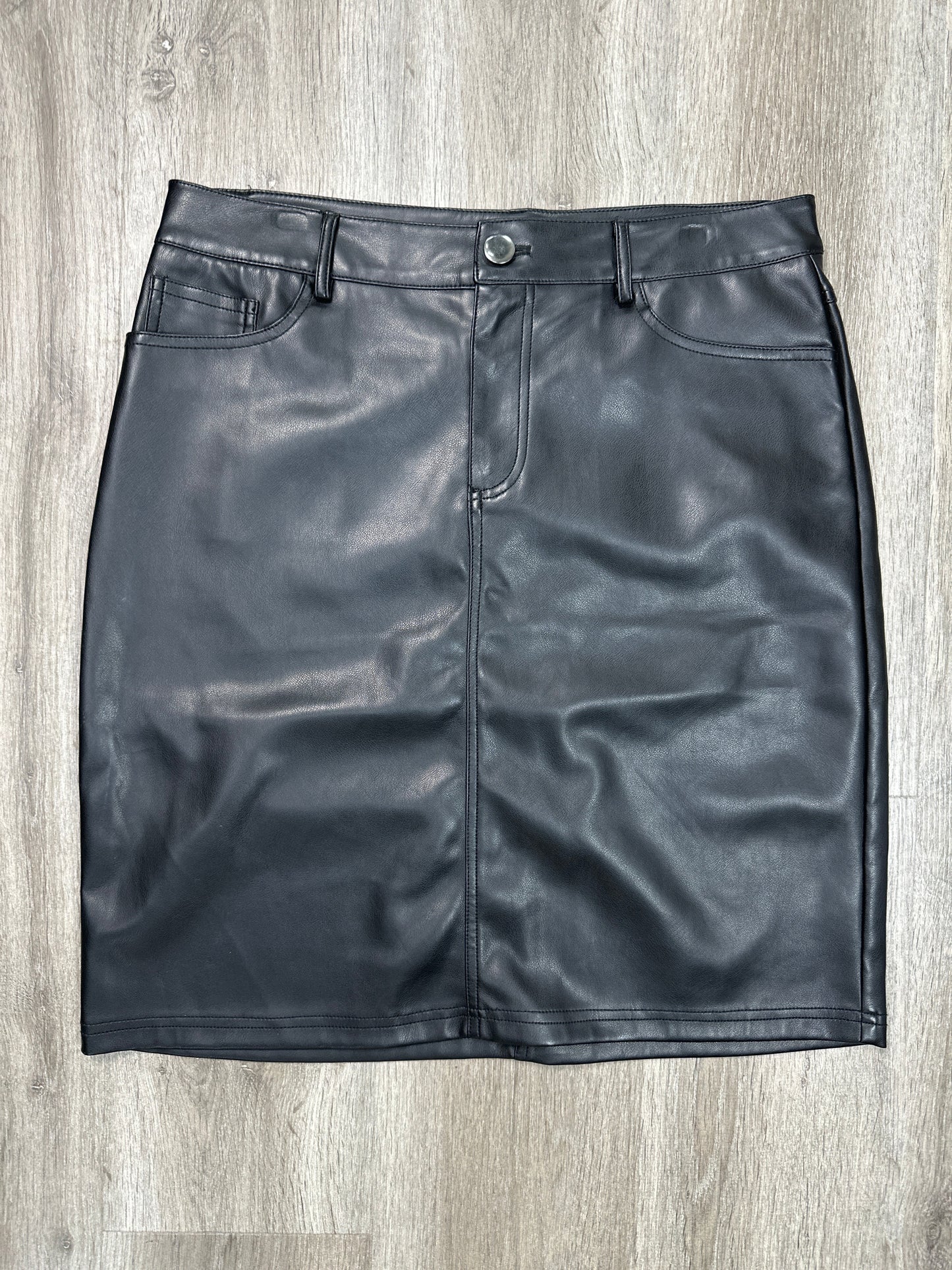 Skirt Mini & Short By Tribal In Black, Size: M