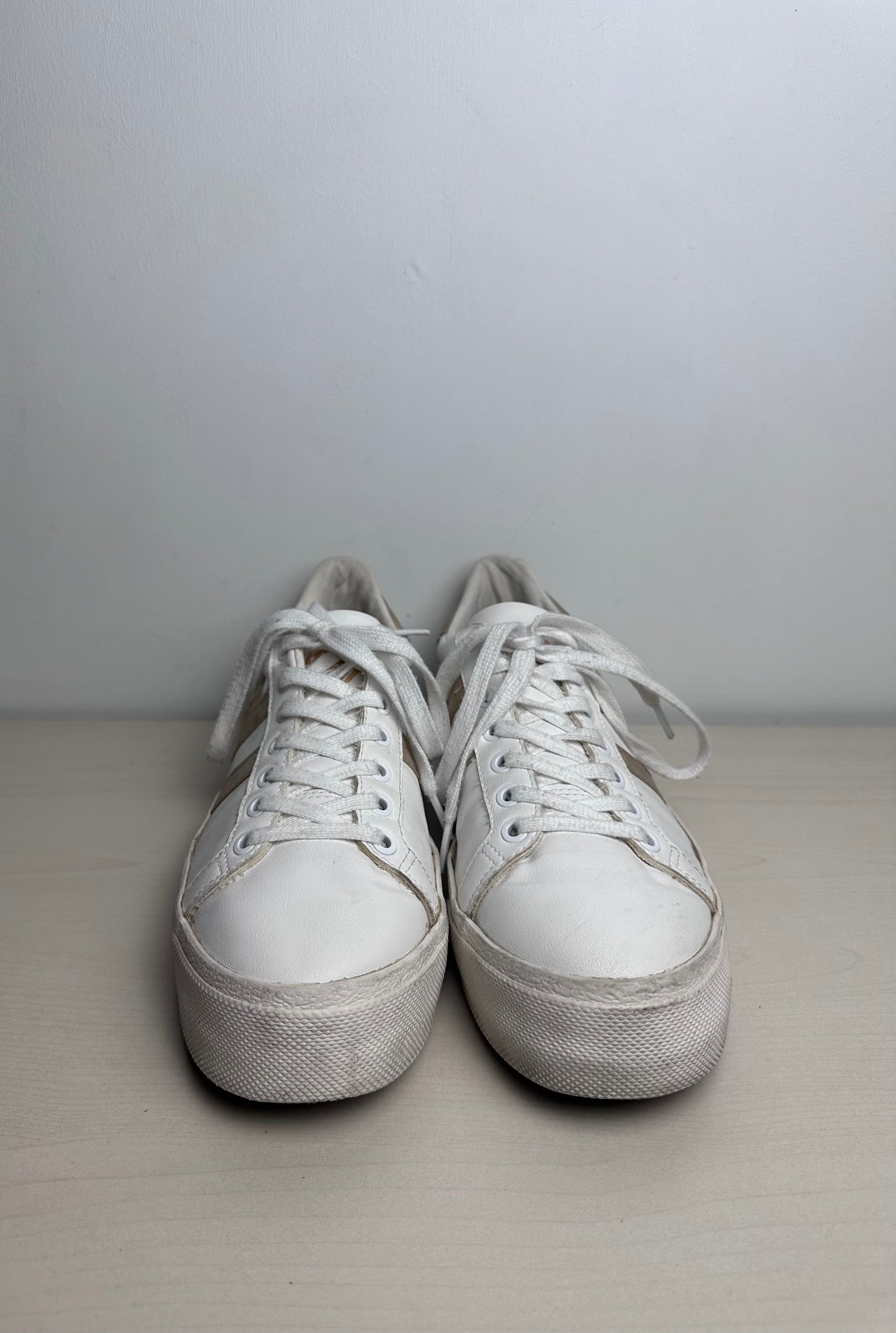 Shoes Sneakers By Gola In Gold & White, Size: 9