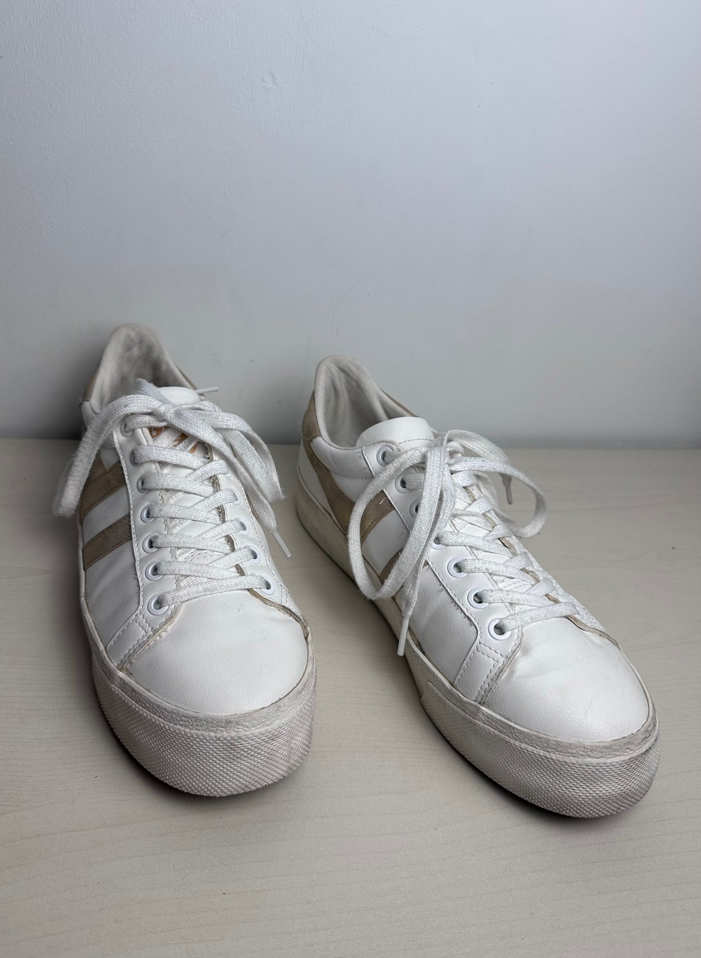 Shoes Sneakers By Gola In Gold & White, Size: 9