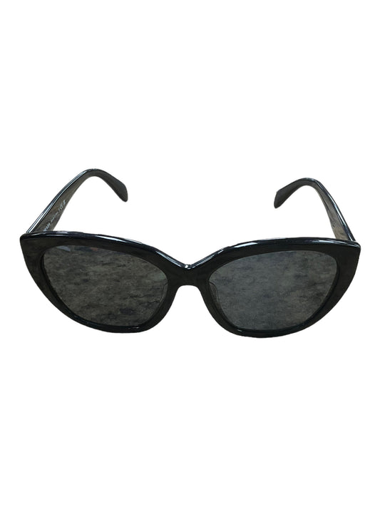 Sunglasses Designer By Prada  Size: 01 Piece