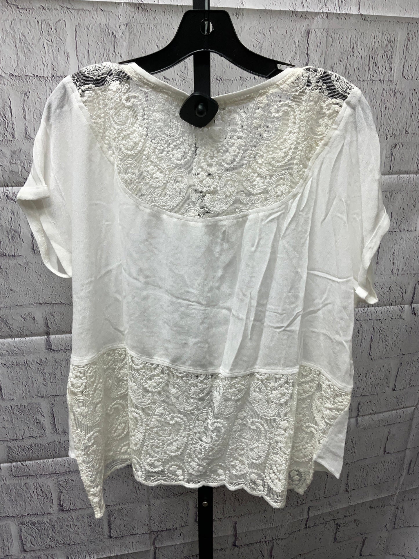 Top Short Sleeve By Clothes Mentor  Size: M