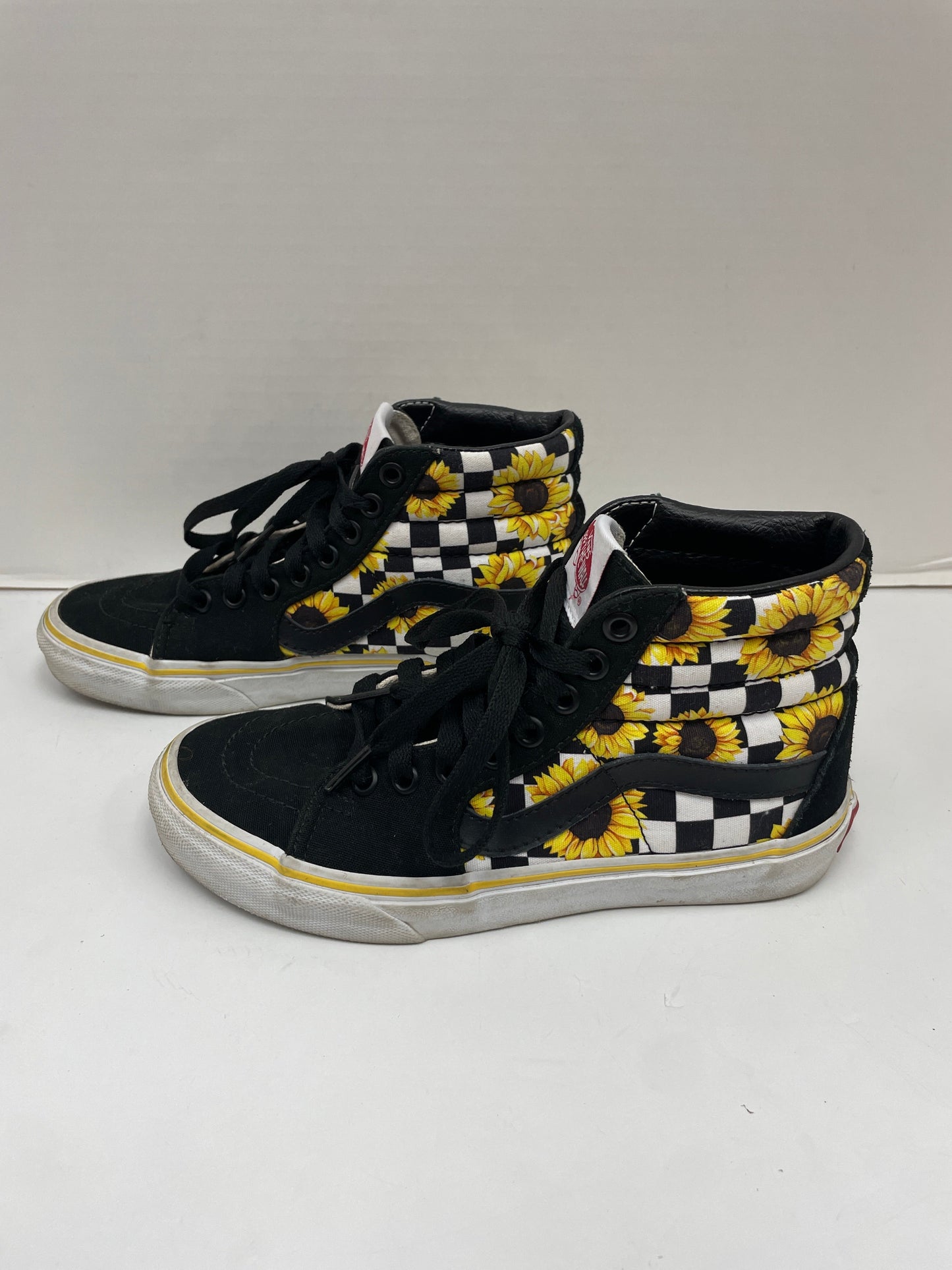 Shoes Sneakers By Vans  Size: 5.5