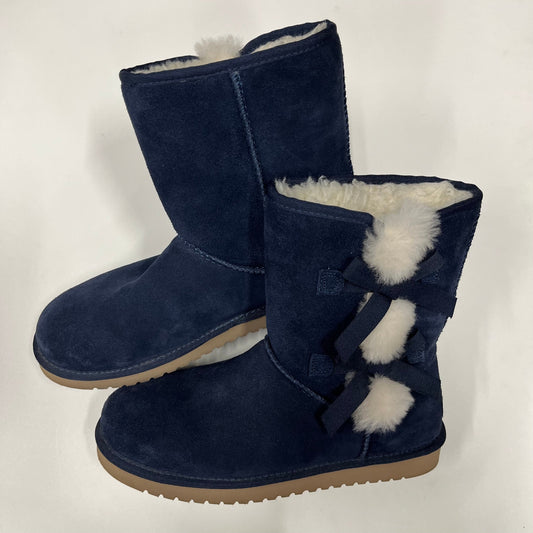 Boots Snow By Koolaburra By Ugg  Size: 9