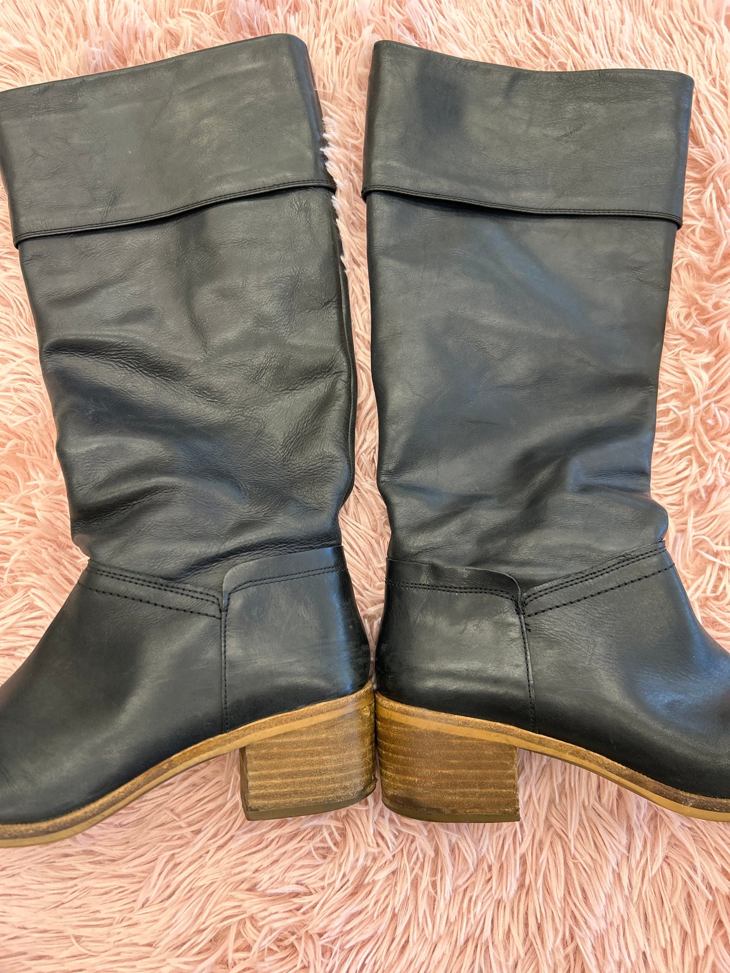 Boots Knee Heels By Ugg  Size: 8.5