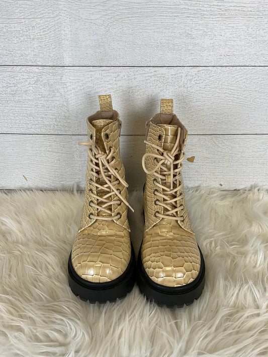 Boots Combat By Urban Outfitters  Size: 8