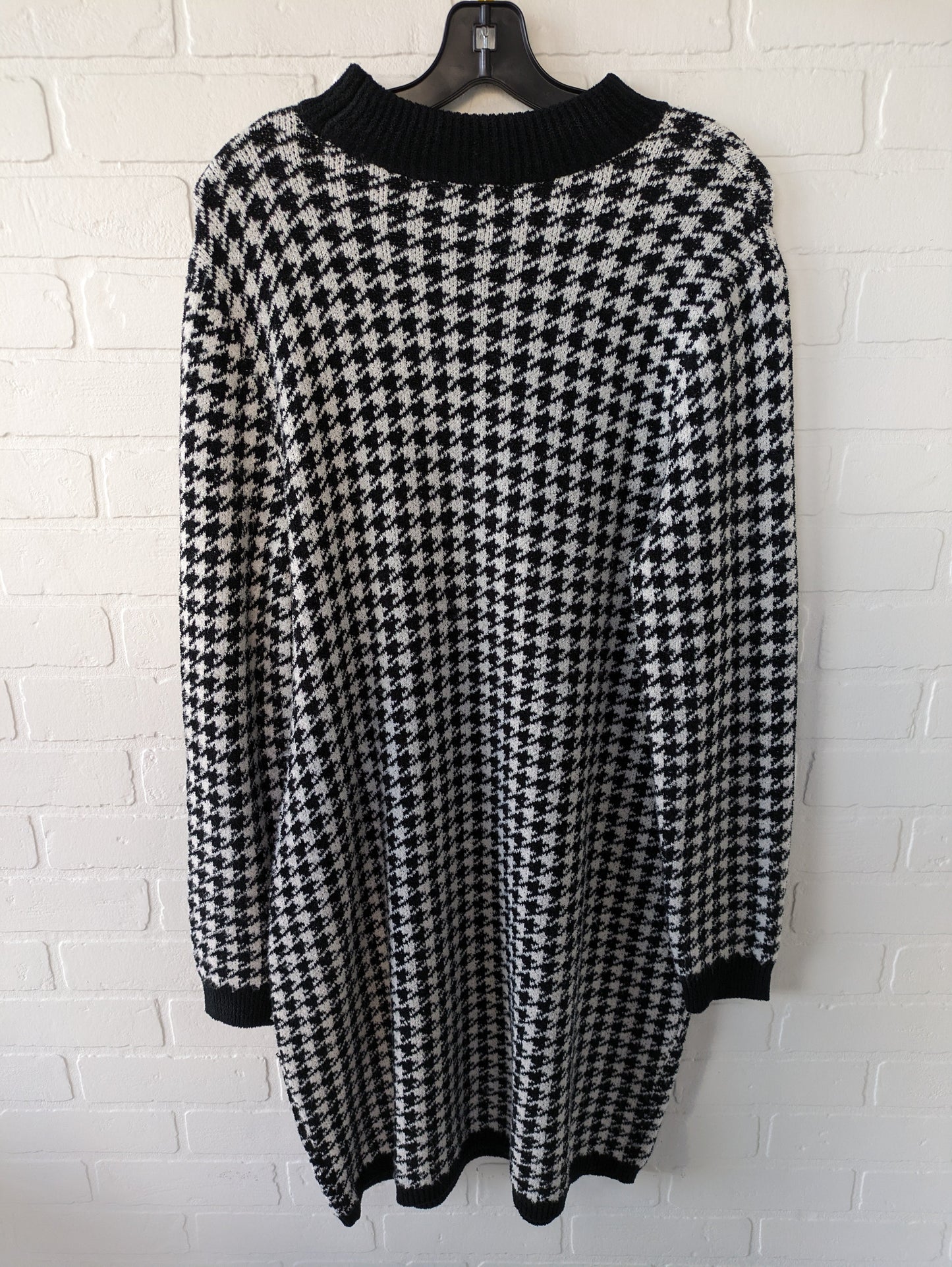 Dress Sweater By Express  Size: Xl