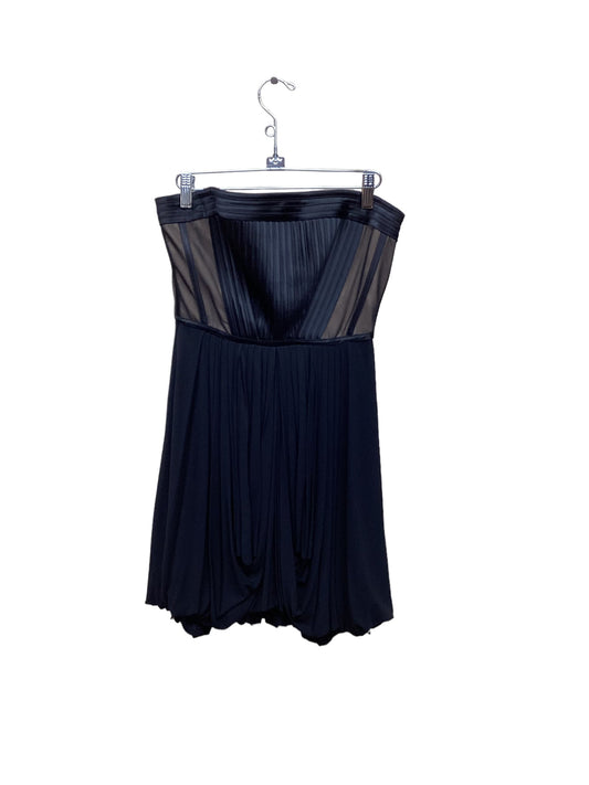 Dress Casual Short By Bcbgmaxazria  Size: 6