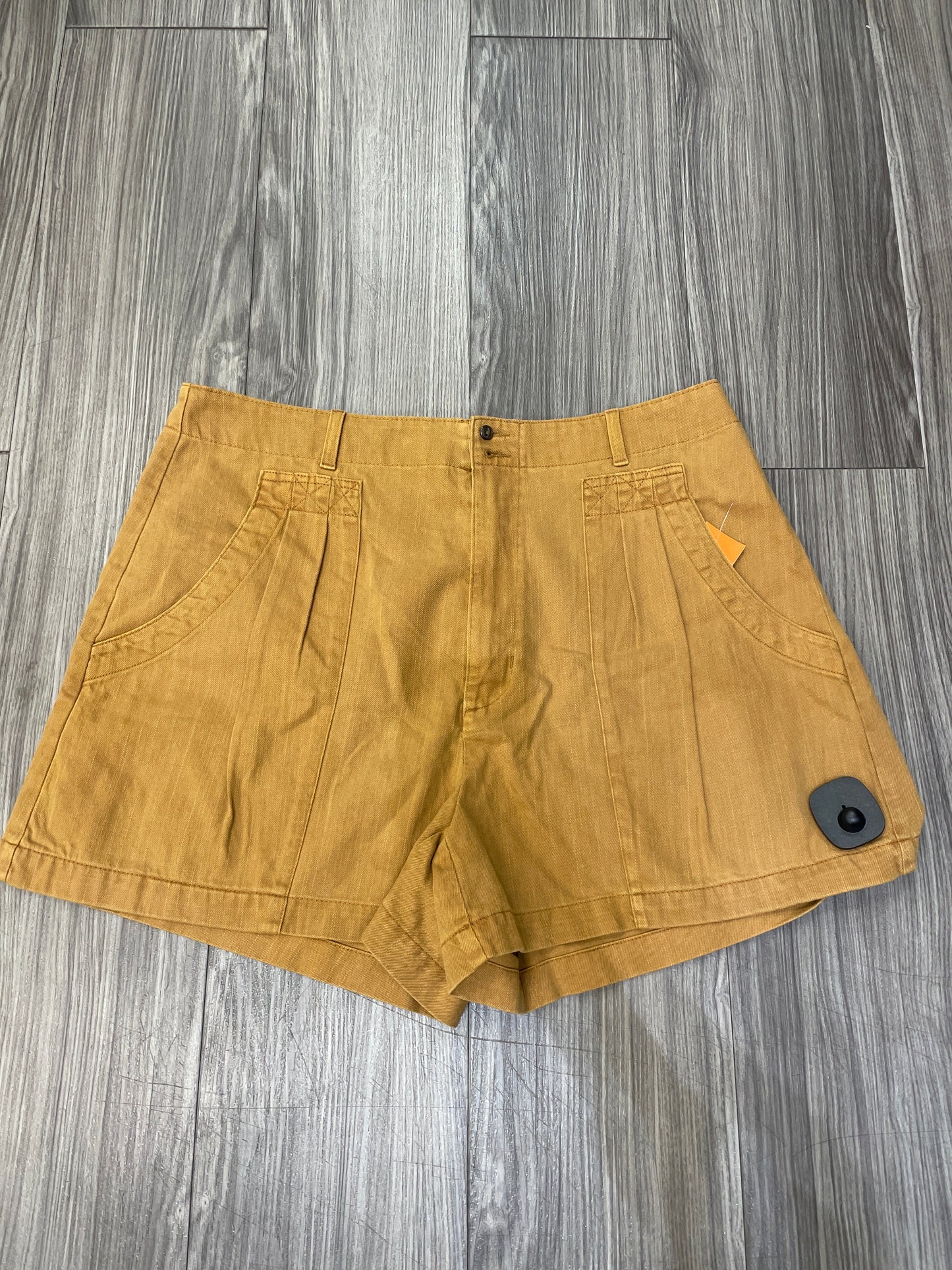 Shorts By Universal Thread  Size: 14