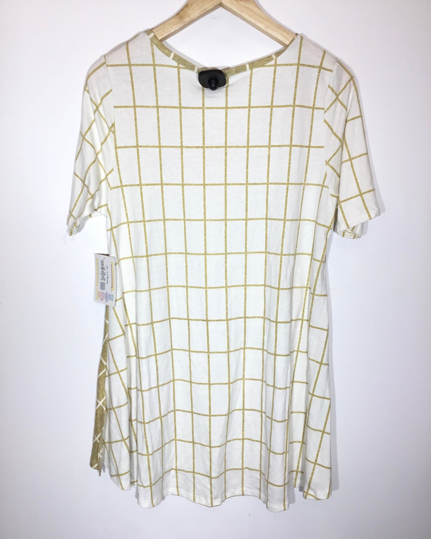 Top Short Sleeve By Lularoe  Size: M