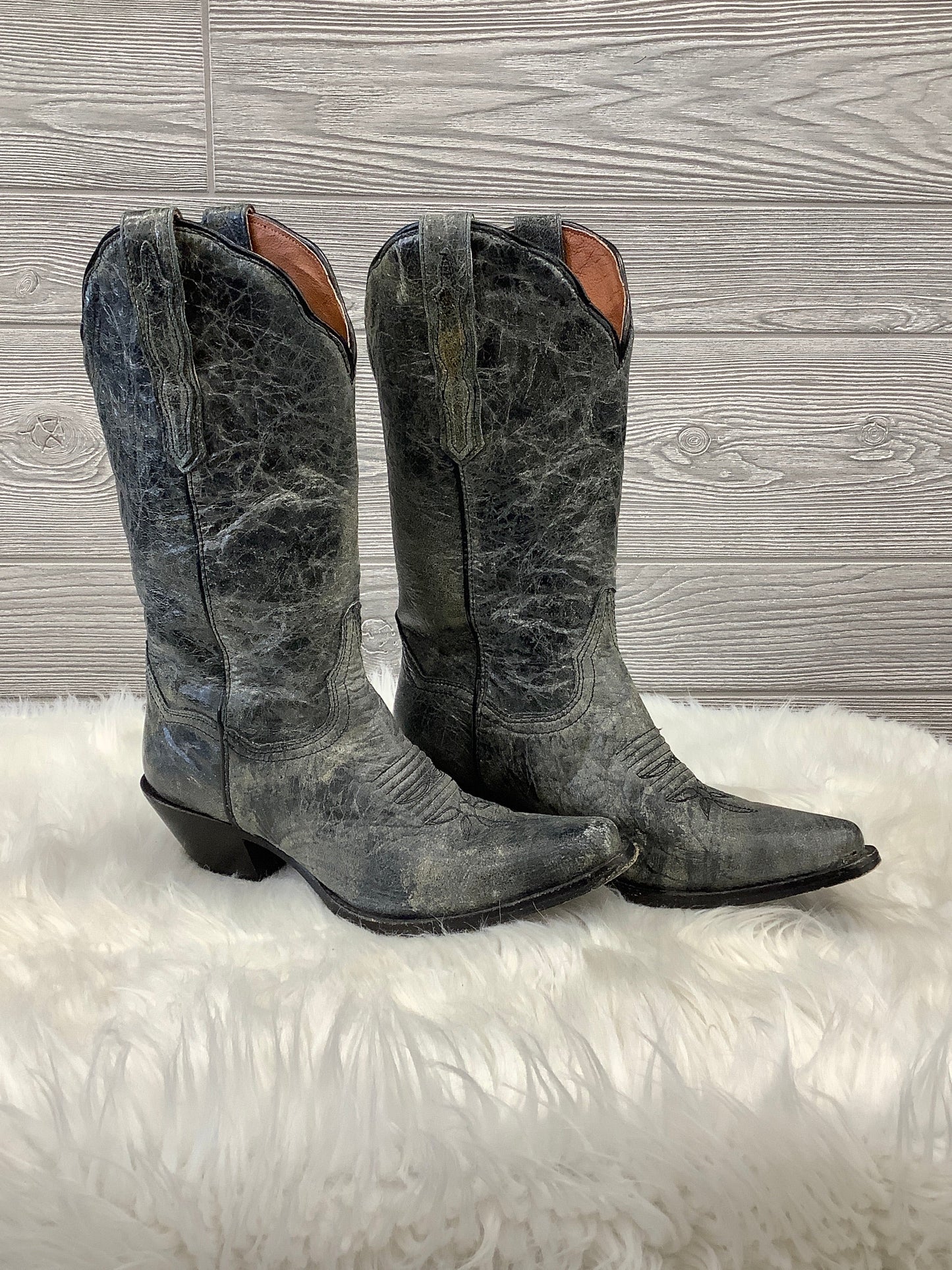 Boots Western By Dan Post  Size: 6