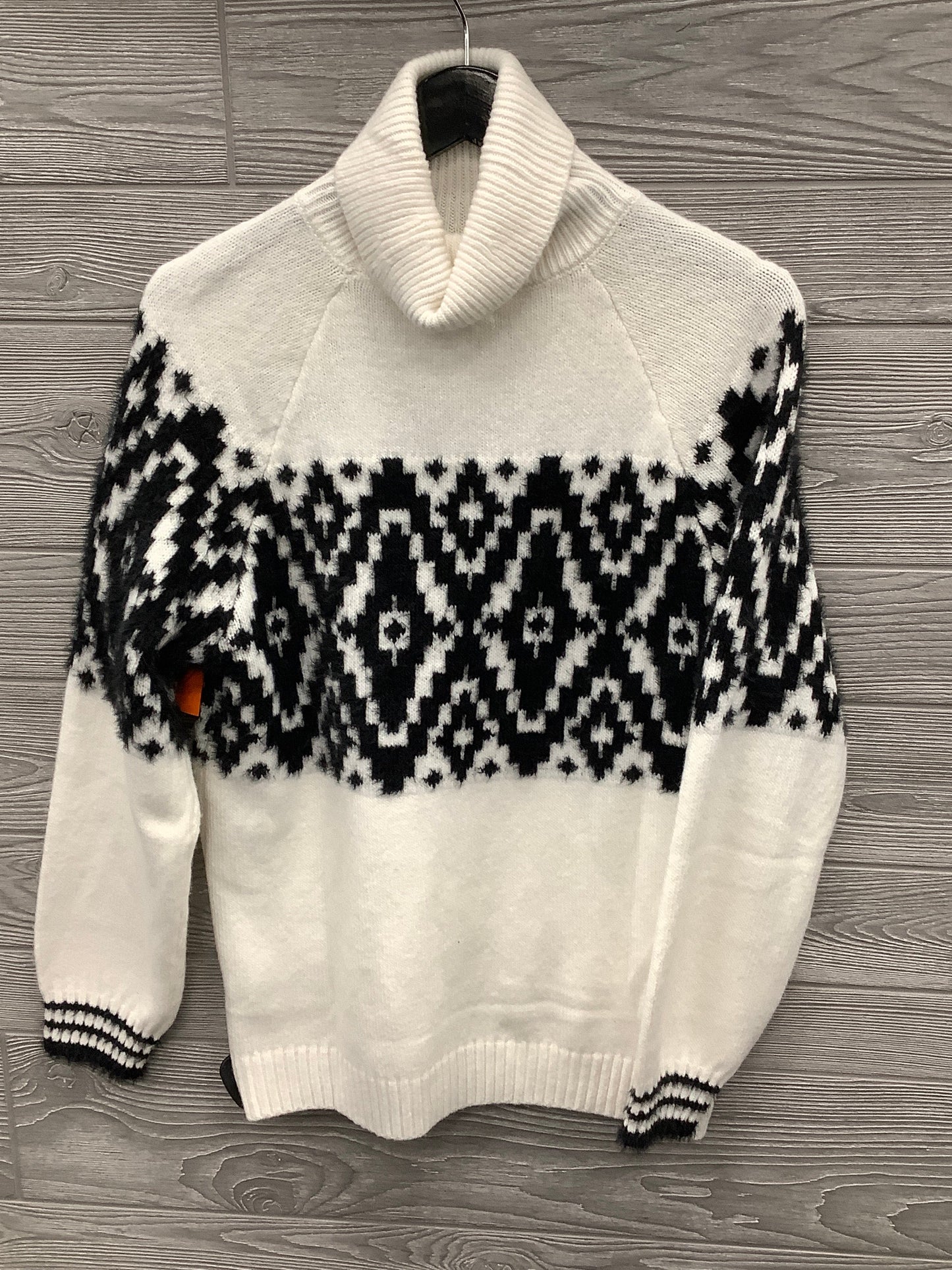 Sweater By Maurices  Size: L