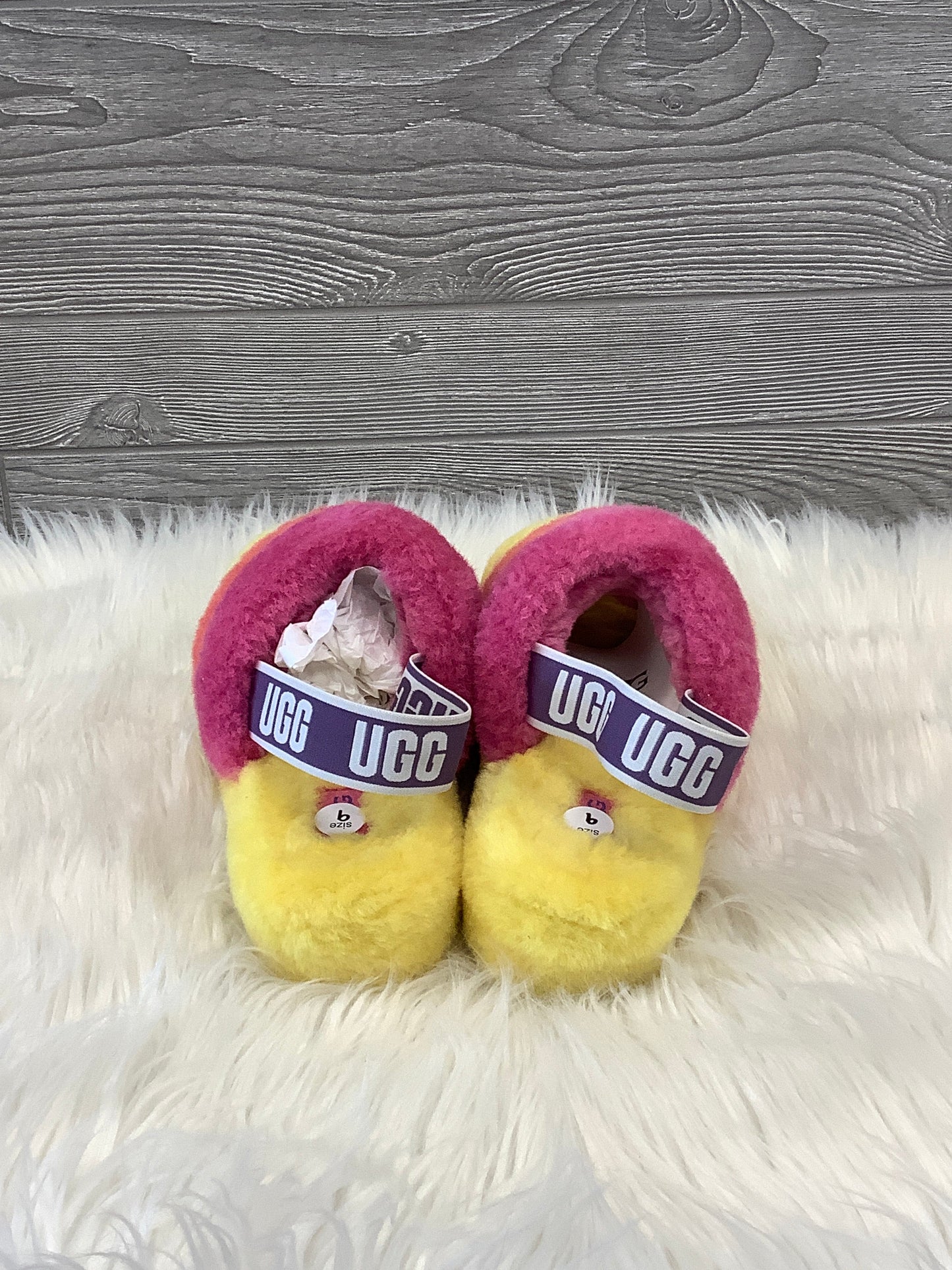 Slippers By Ugg  Size: 9