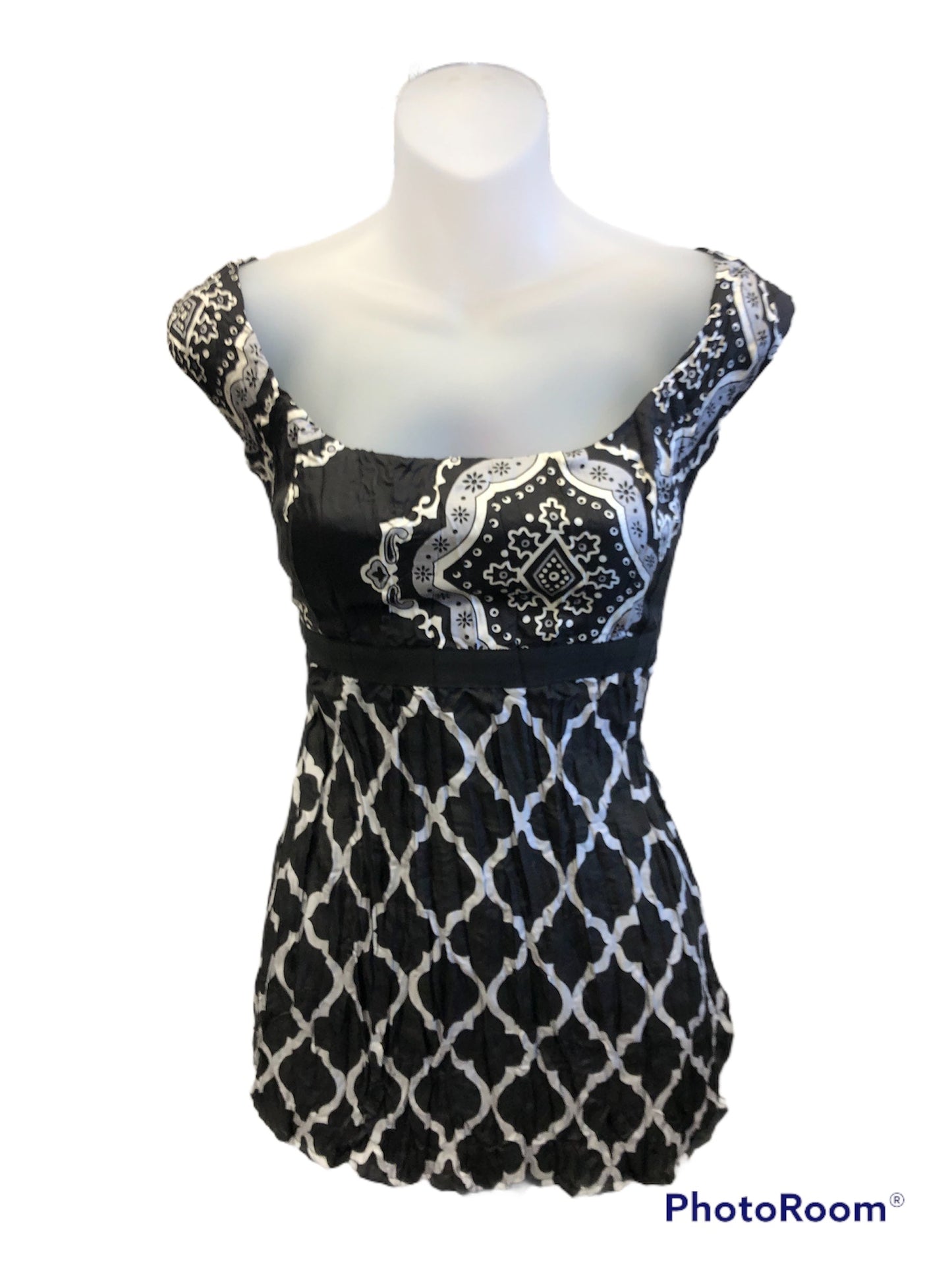 Top Sleeveless By White House Black Market Size: