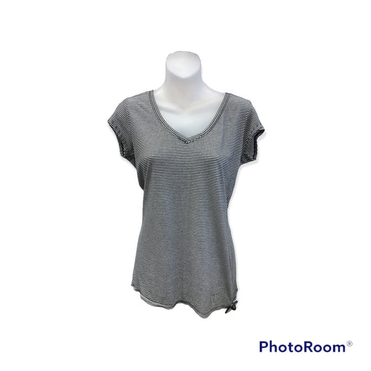 Top Short Sleeve Basic By Clothes Mentor  Size: L